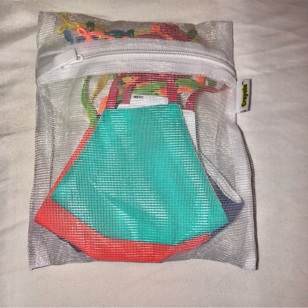 Crayola Kids Face Masks, 5 pack, New Never Used, pet/smoke free home - Picture 2 of 11